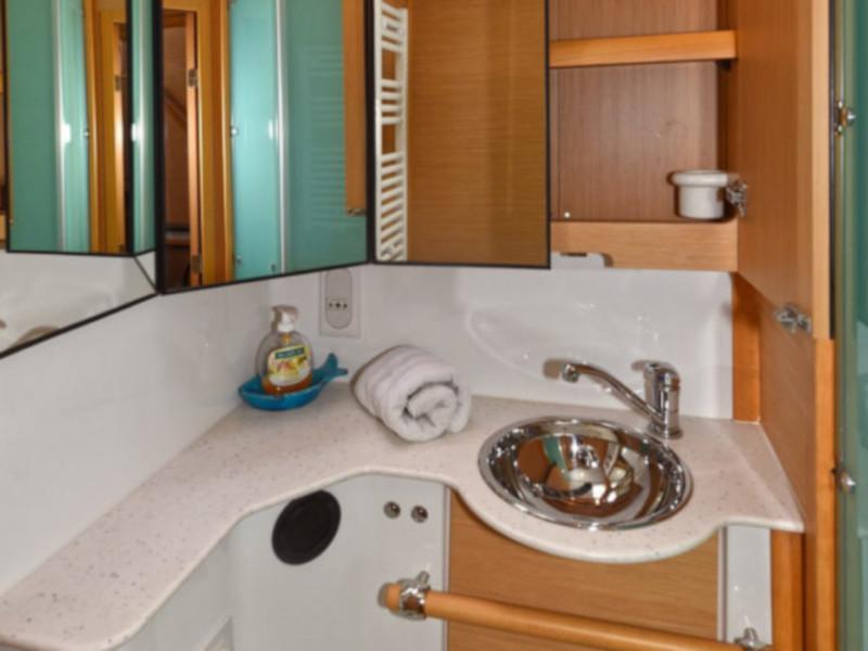 Book yachts online - catamaran - Lagoon 500 - Twin Dolphins - rent