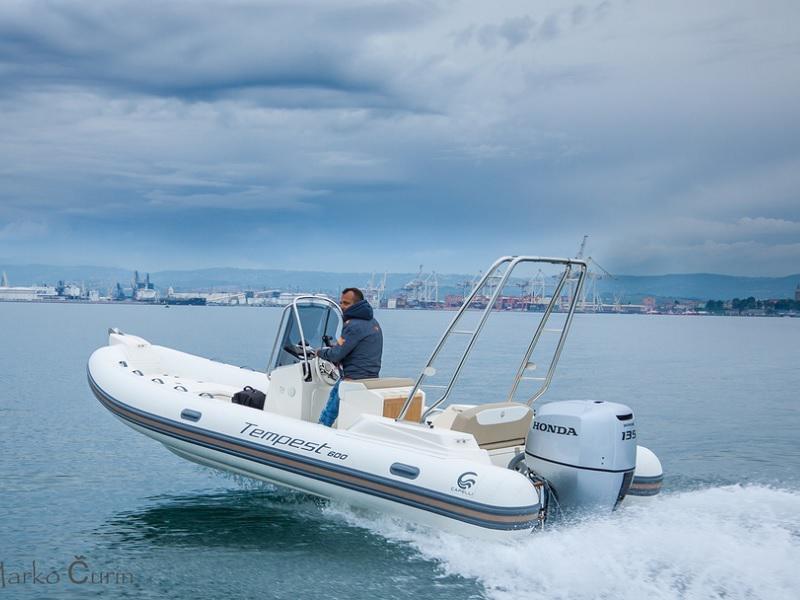 Book yachts online - motorboat - TEMPEST 600 + Honda 135 - CAPELLI - rent