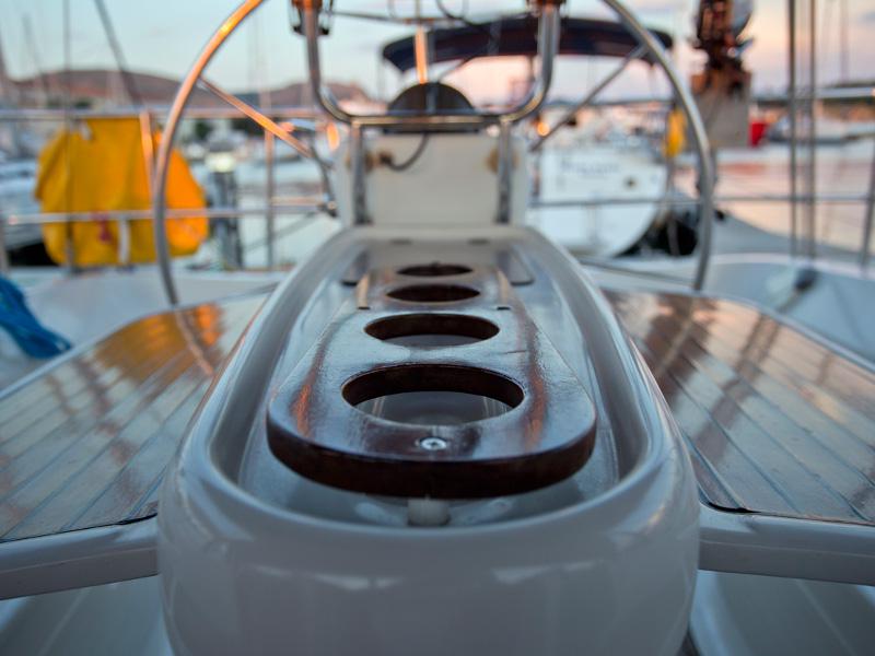 Book yachts online - sailboat - Delphia 37 - LA PASSION DU VIN - rent
