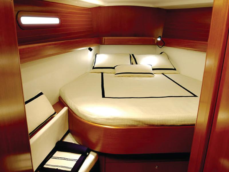 Book yachts online - sailboat - Grand Soleil 40 R - STRIBOR - rent