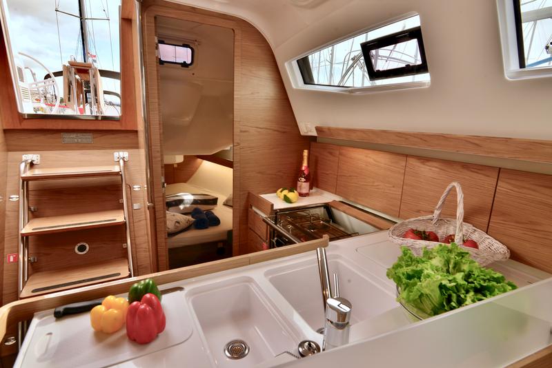 Book yachts online - sailboat - Elan 40 Impression - CAPTAIN AMERICA - rent