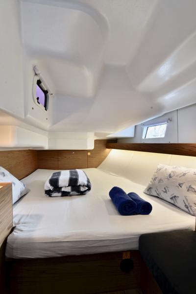 Book yachts online - sailboat - Elan 40 Impression - THOR - rent