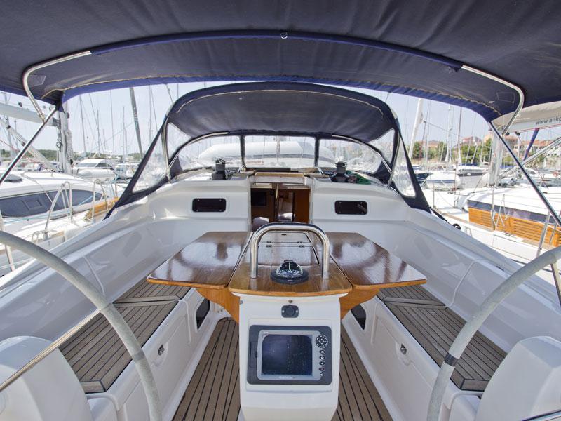 Book yachts online - sailboat - Elan 434 Impression - EMA BLUE - rent