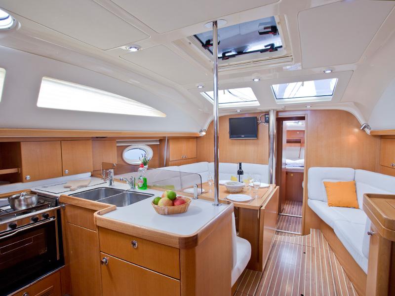 Book yachts online - sailboat - Elan 434 Impression - EMA BLUE - rent