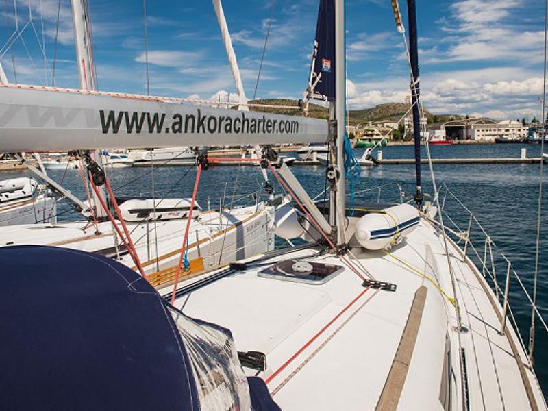 Book yachts online - sailboat - Sun Odyssey 39i - LEDA - rent