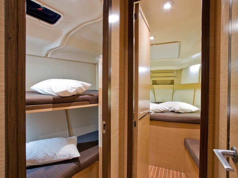 Book yachts online - sailboat - Elan 444 Impression - FELIX - rent