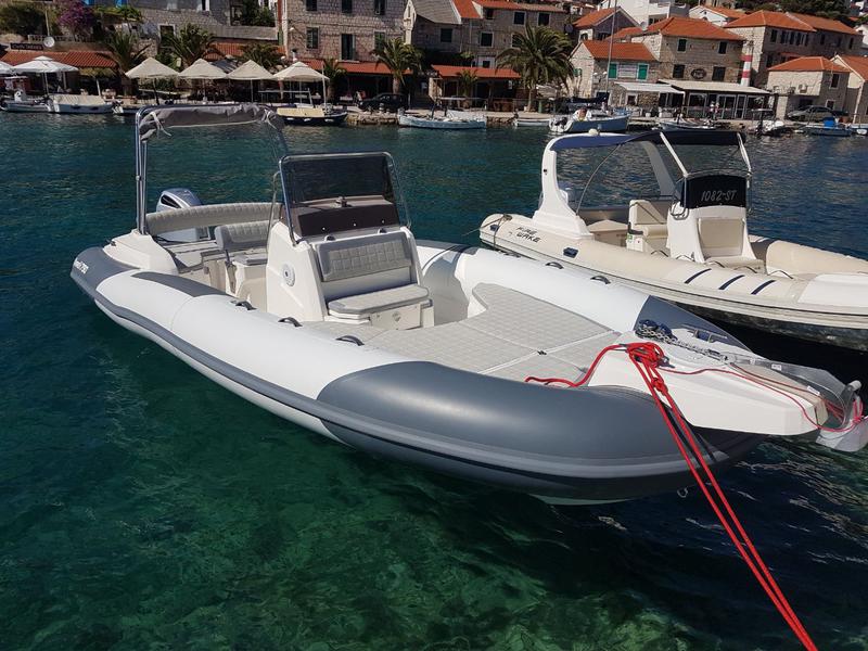 Book yachts online - motorboat - Marlin 790 Dynamic - Marlin 790 Dynamic - rent