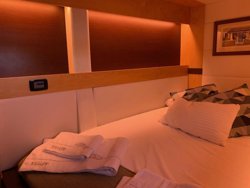 Book yachts online - catamaran - Sunreef 62 - Zimit - rent
