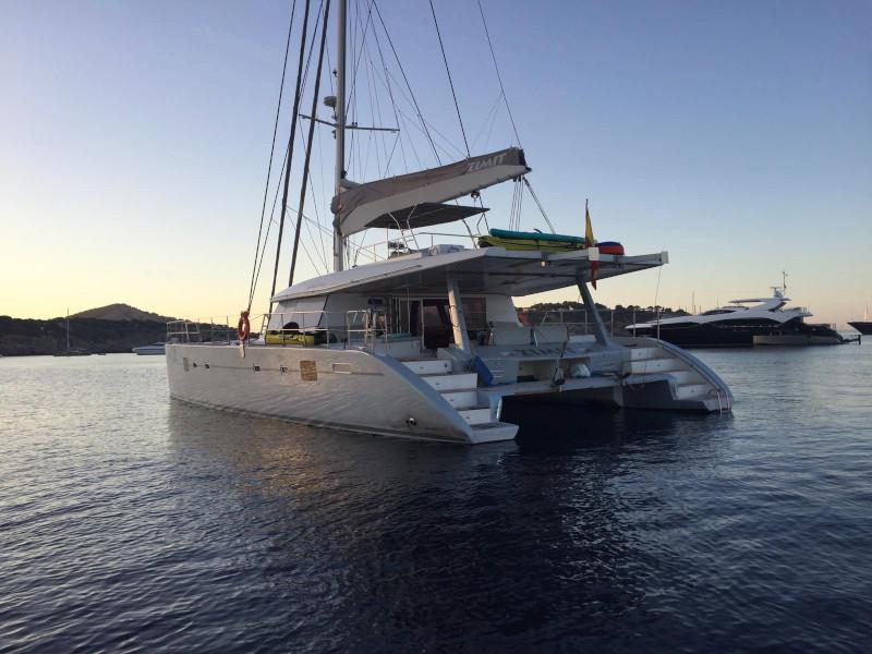 Book yachts online - catamaran - Sunreef 62 - Zimit - rent