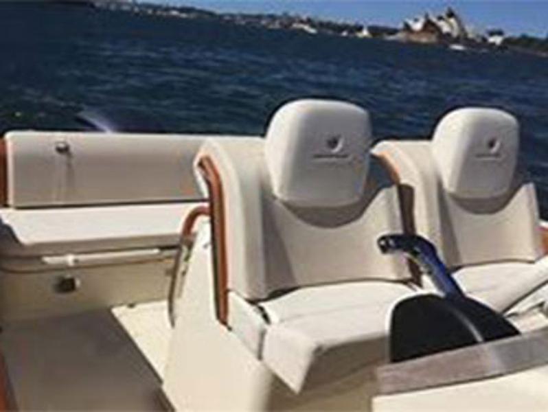 Book yachts online - motorboat - Invictus 240 FX - Menorcamar VIII - rent