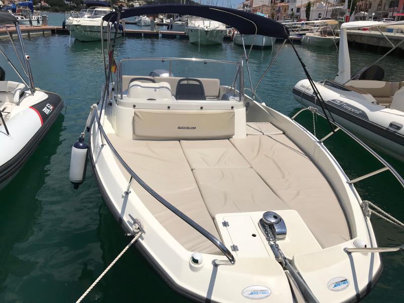 Book yachts online - motorboat - Quicksilver 605 Sundeck - Saturno - rent