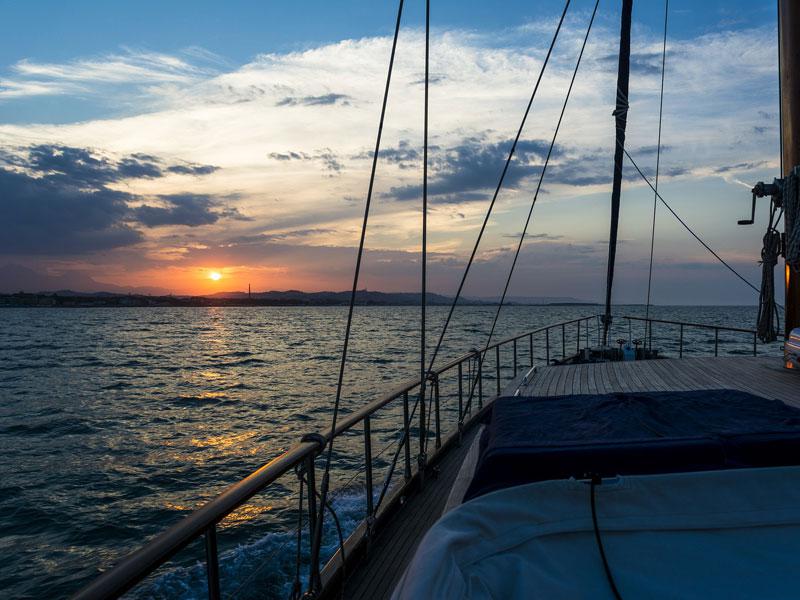 Book yachts online - other - Motor sailer - Lady Q - rent