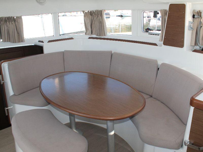 Book yachts online - catamaran - Lagoon 380 - mr. t - rent