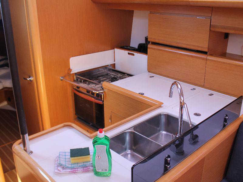 Book yachts online - sailboat - Jeanneau 53 - Madeleine - rent