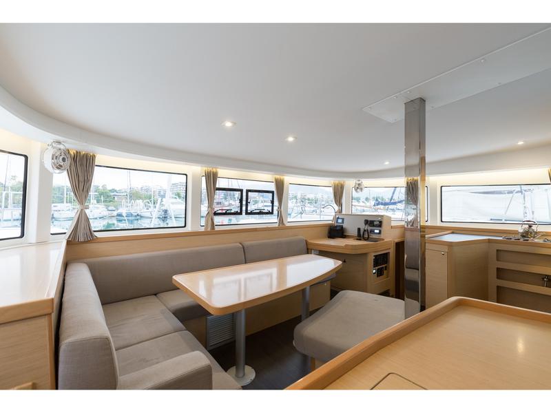 Book yachts online - catamaran - Lagoon 42 - Barchetta II - rent