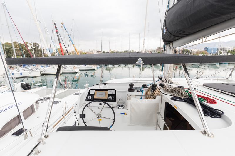 Book yachts online - catamaran - Lagoon 42 - Barchetta II - rent