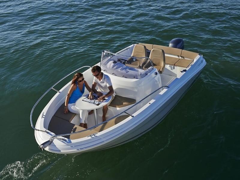 Book yachts online - motorboat - Cap Camarat 5.5 WA S2 - Pinot - rent