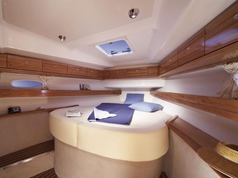 Book yachts online - sailboat - Bavaria Cruiser 46 - Tao - rent