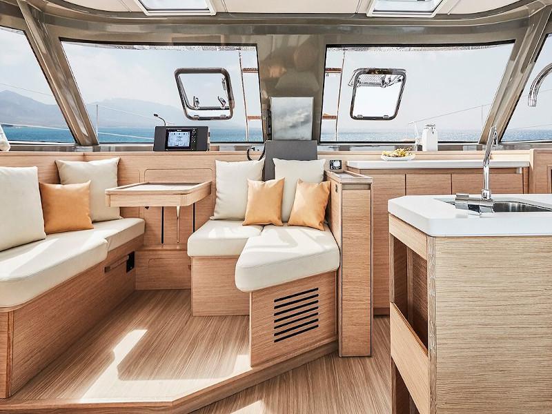 Book yachts online - catamaran - Nautitech 40.1 - Júlia - rent