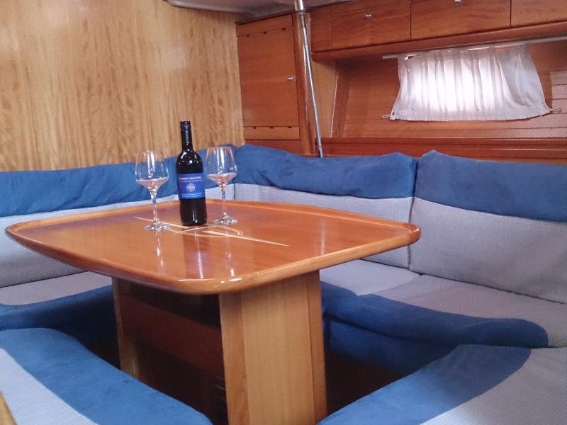 Book yachts online - sailboat - Bavaria 39 Cruiser - Martina - rent