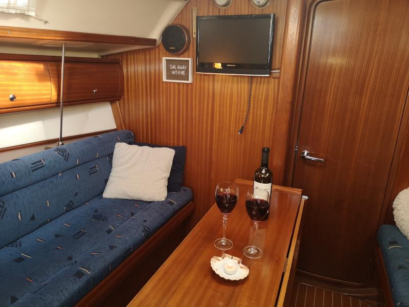 Book yachts online - sailboat - Bavaria 32 - Andromeda - rent