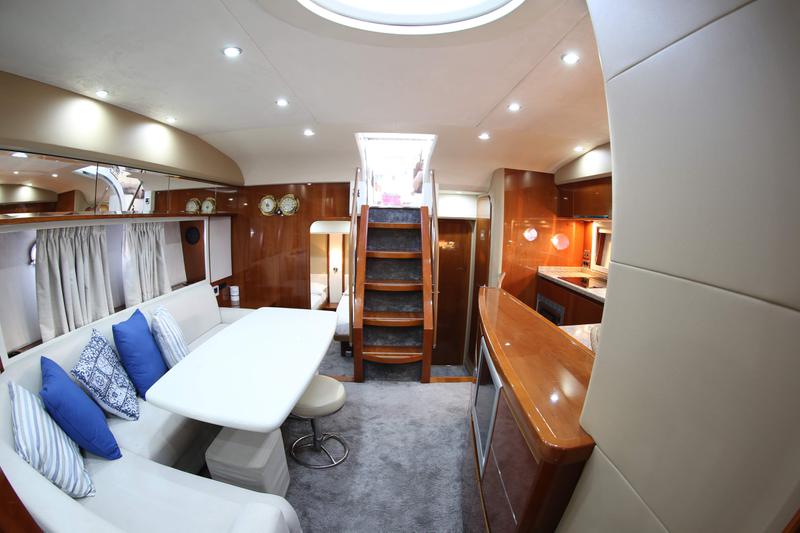 Book yachts online - motorboat - Princess V53 - Princess - rent