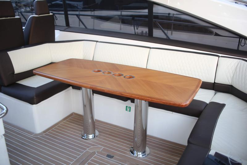 Book yachts online - motorboat - Princess V53 - Princess - rent