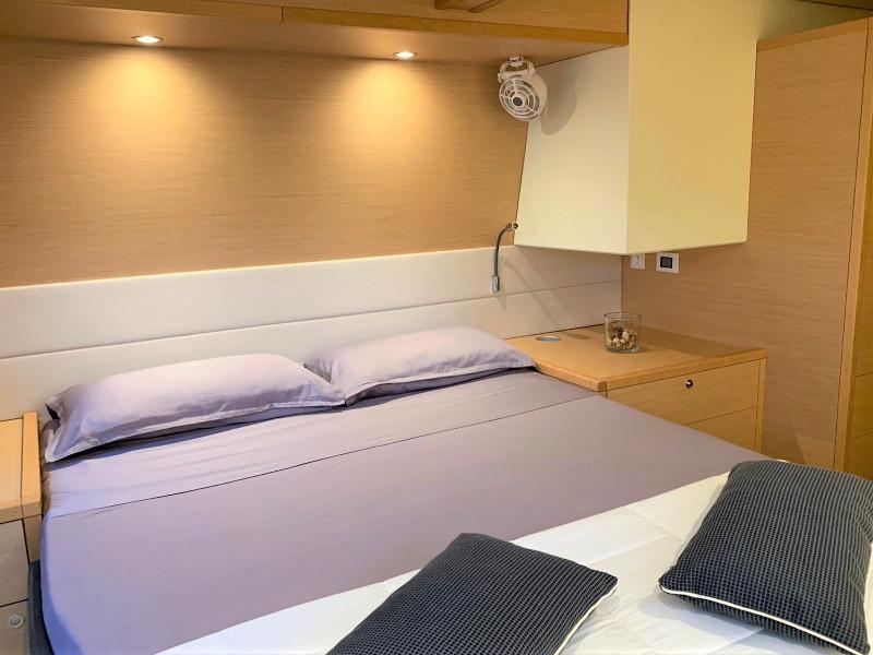 Book yachts online - catamaran - Lagoon 560 - Taipan - rent