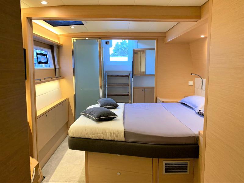 Book yachts online - catamaran - Lagoon 560 - Taipan - rent