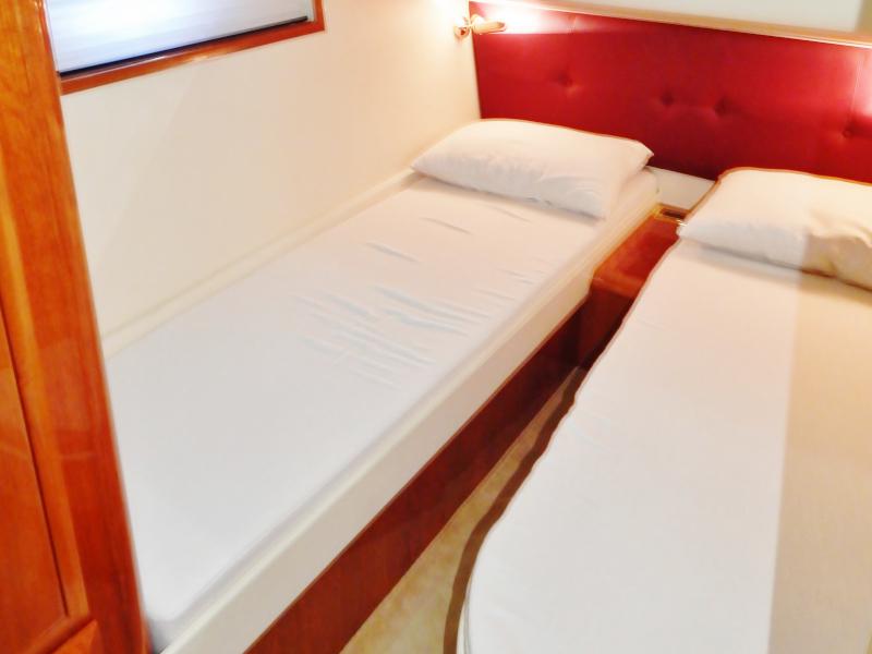 Book yachts online - motorboat - Della Pasqua - Shine - rent