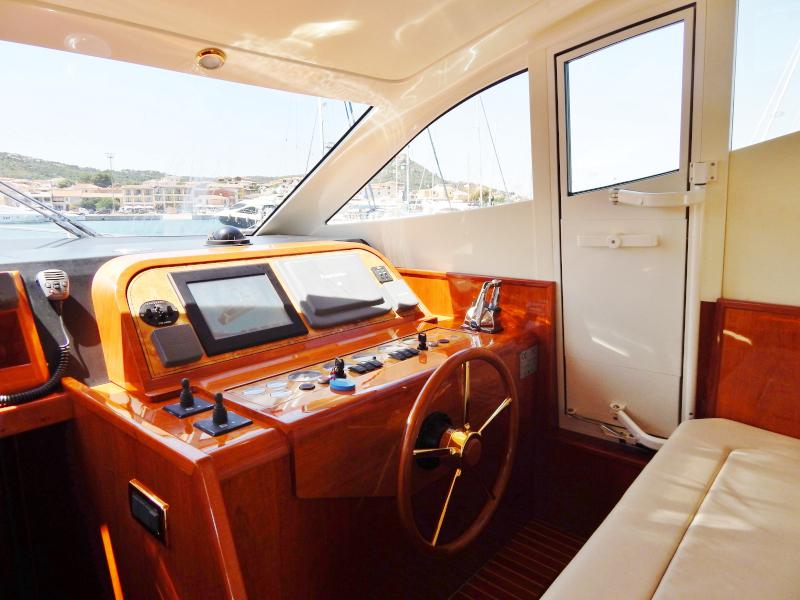 Book yachts online - motorboat - Della Pasqua - Shine - rent