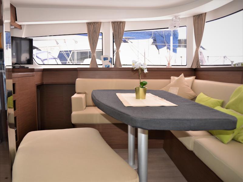 Book yachts online - catamaran - Lagoon 42 - Balute - rent