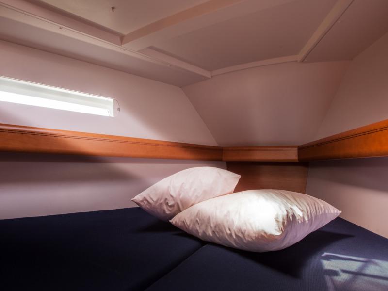Book yachts online - sailboat - Sun Odyssey 439 - Gipsy Queen - rent