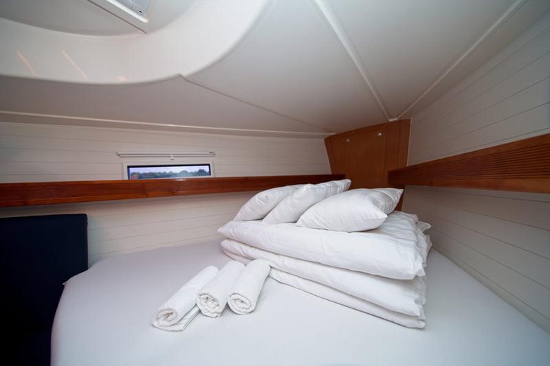 Book yachts online - sailboat - Bavaria 40 CN - MH 34 - rent