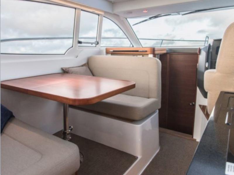 Book yachts online - motorboat - Nimbus 305 Coupe - Polluks - rent