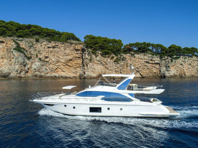 Book yachts online - motorboat - Azimut 66 - Tamara II - rent