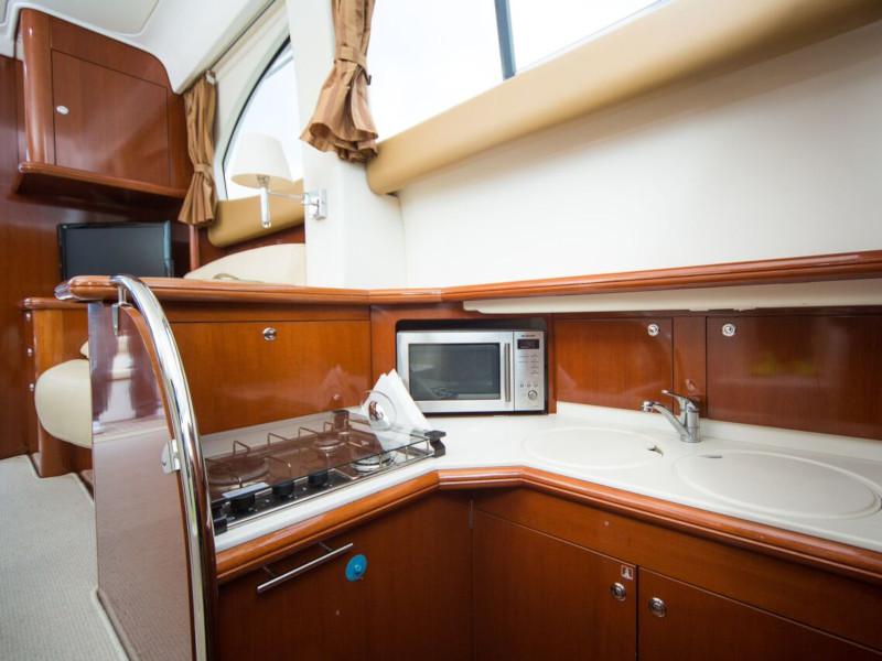 Book yachts online - motorboat - Prestige 36 - Nika - rent