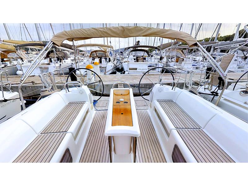 Book yachts online - sailboat - Dufour 410 Grand Large - Lily FB - rent