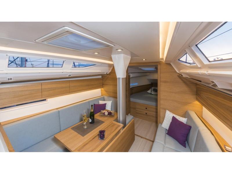 Book yachts online - sailboat - Salona 380 Performance - Tonic - rent