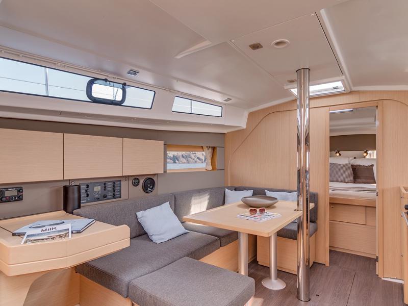 Book yachts online - sailboat - Oceanis 38 - Giustina - rent