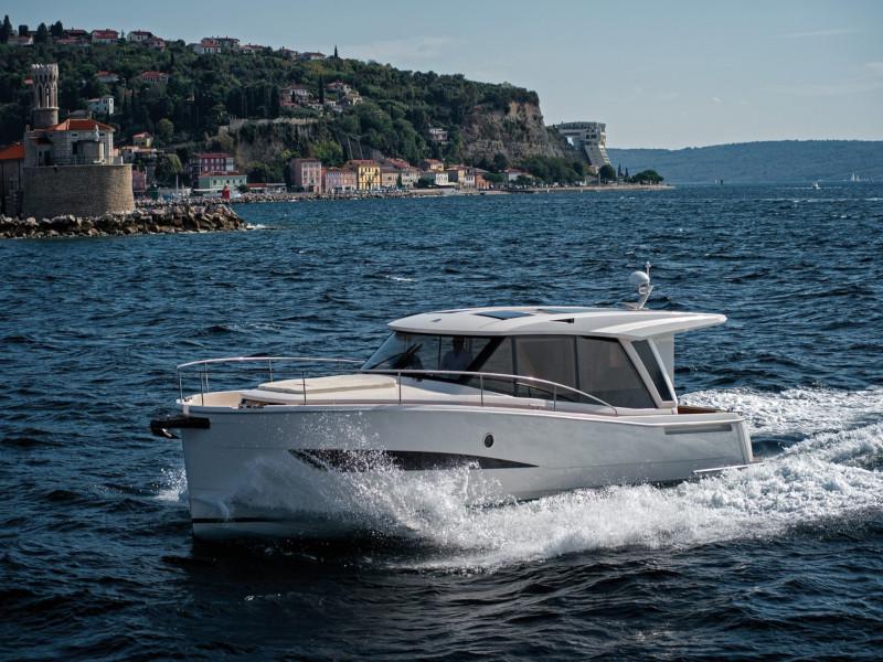 Book yachts online - motorboat - Greenline 39 - MAR - rent