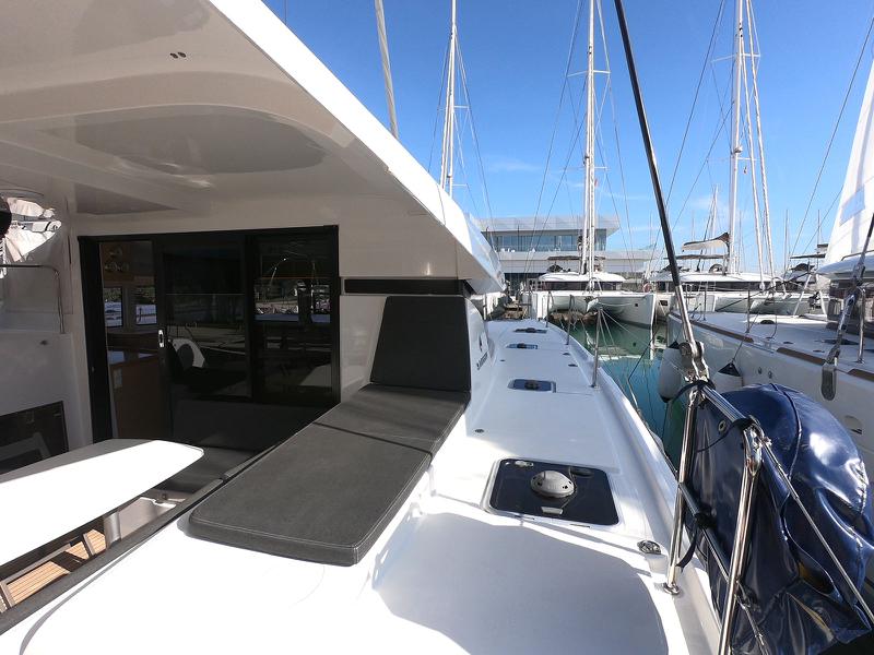 Book yachts online - catamaran - Lagoon 42 - MEERKAT - rent