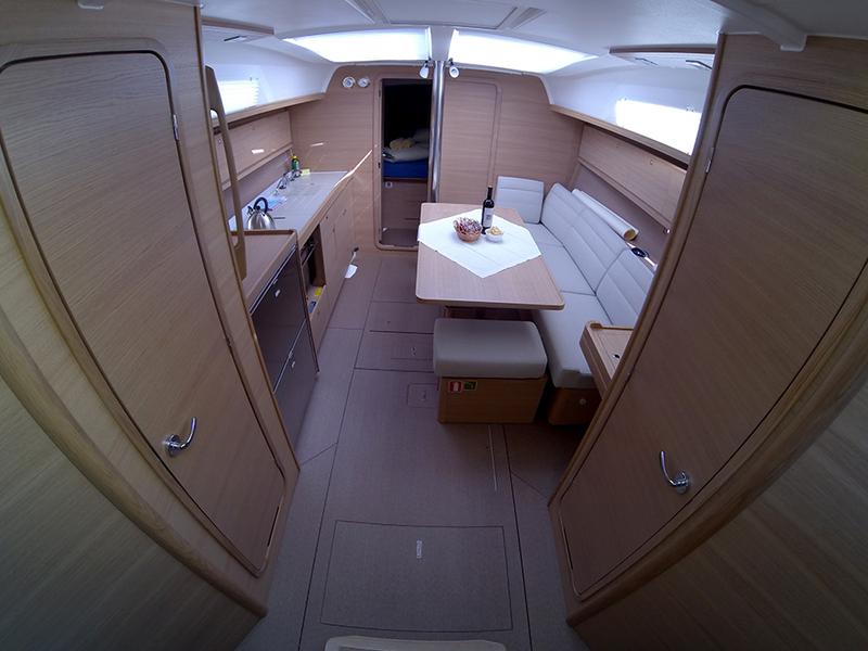 Book yachts online - sailboat - Dufour 382 GL - Gapigno II - BT - rent