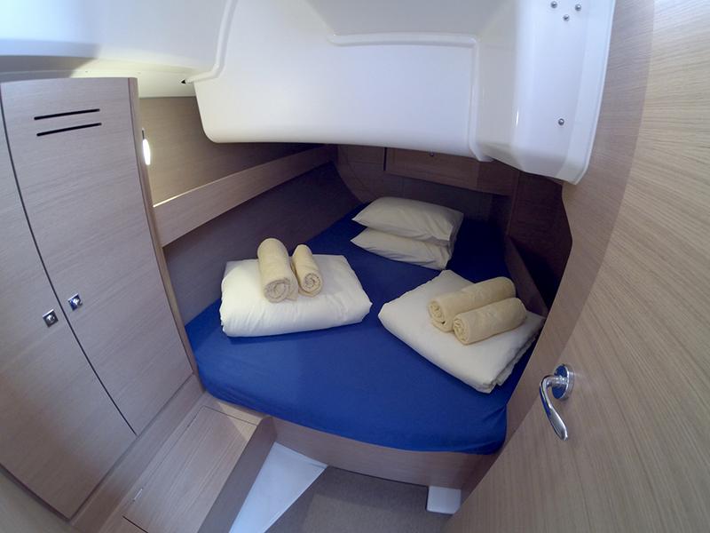 Book yachts online - sailboat - Dufour 382 GL - Gapigno II - BT - rent