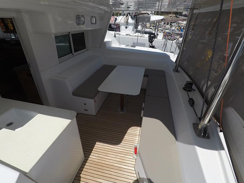 Book yachts online - catamaran - Lagoon 440 - Coco Jumbo (Solar panel) - rent