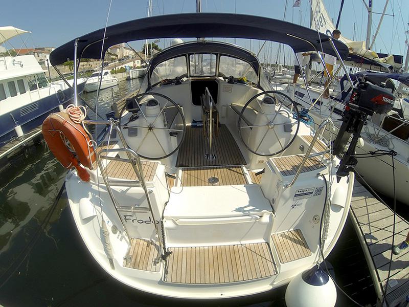 Book yachts online - sailboat - Dufour 385 GL - Frodo - rent