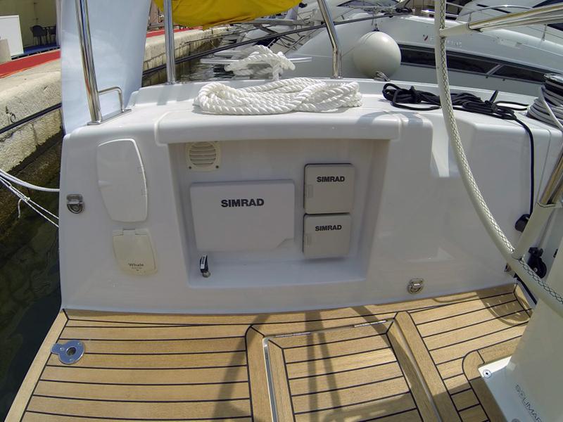 Book yachts online - sailboat - Grand Soleil 39 - Ziggy (Sails 2019) - rent