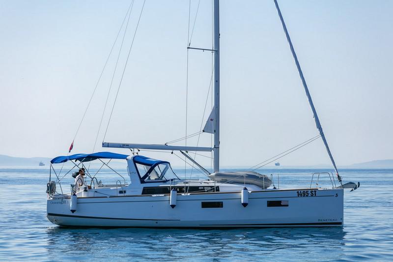 Book yachts online - sailboat - Beneteau Oceanis 38.1 - ANIMA MARIS 1 - rent