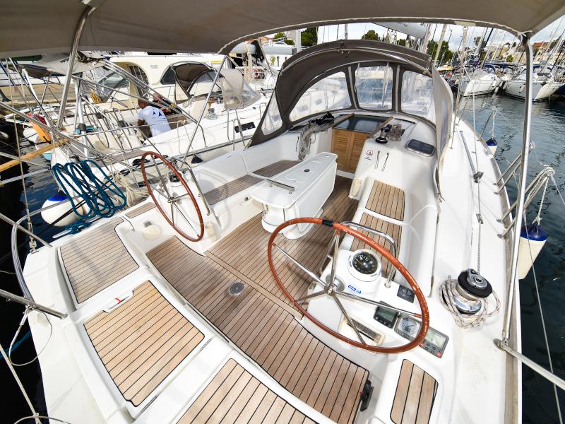 Book yachts online - sailboat - Oceanis 40 - Second Wind - rent