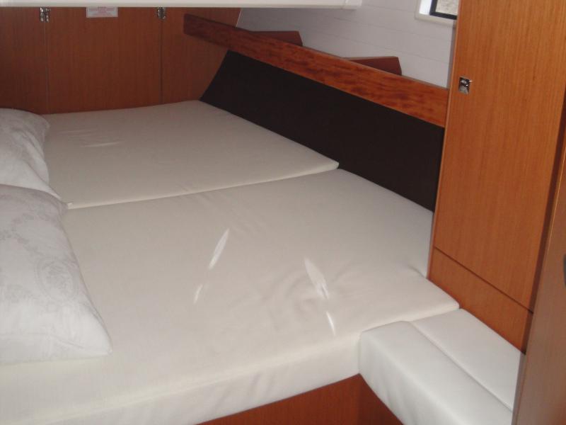 Book yachts online - sailboat - Bavaria Cruiser 46 (8+2 berths) - Giulia - rent